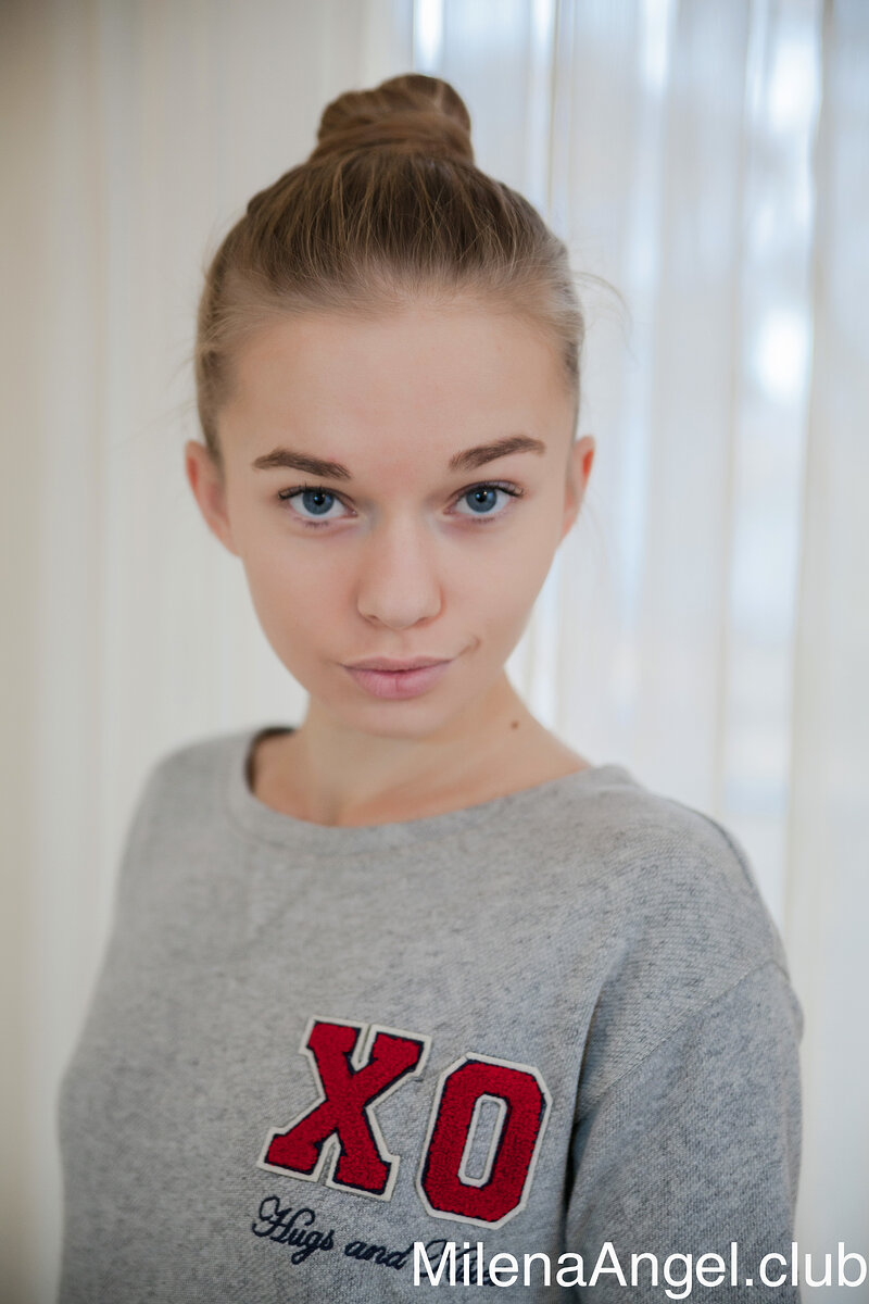 Чара, 22 года, 2 размер груди